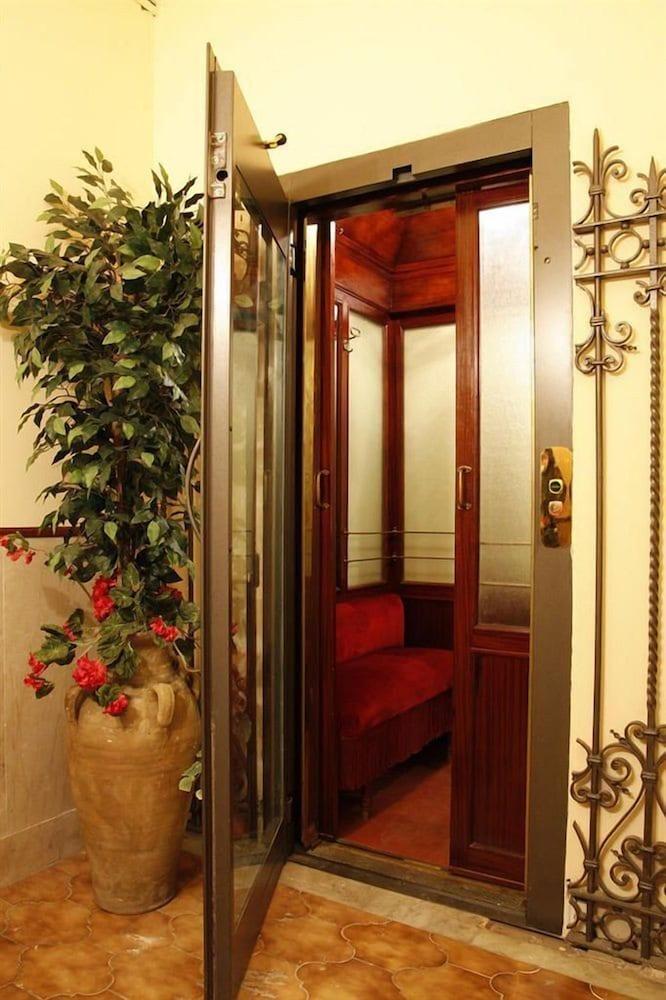 Antica Dimora Caruso Bed and breakfast CTA
